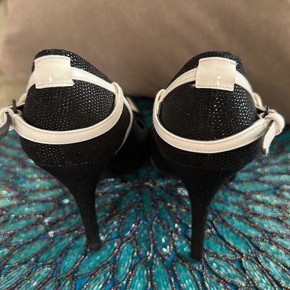 Stuart Weitzman black and white heels, shoes - Picture 4 of 5